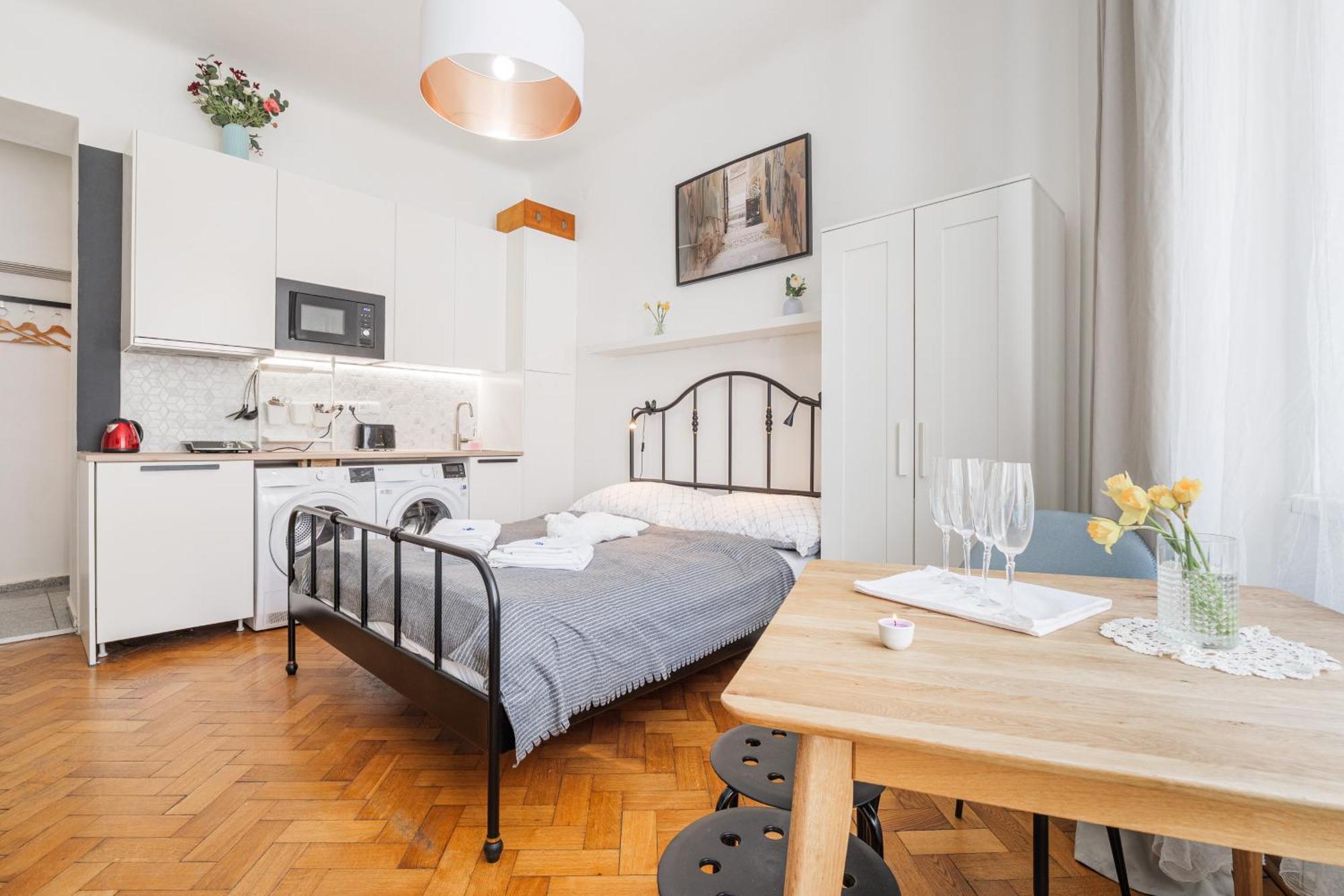 Bright Downtown Studio Прага Экстерьер фото