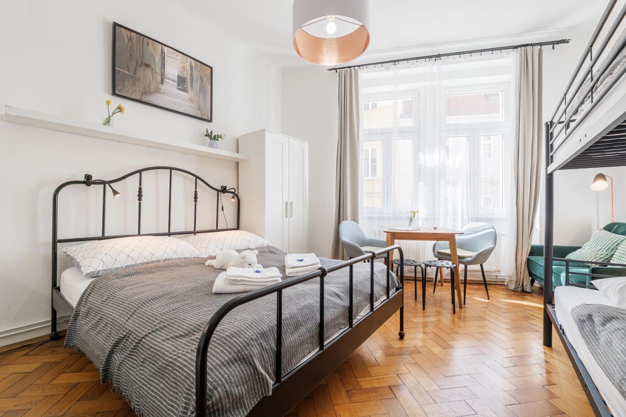 Bright Downtown Studio Прага Экстерьер фото